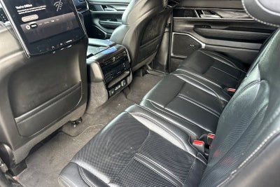 2023 Jeep Wagoneer Base