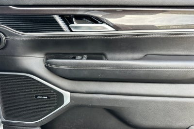 2023 Jeep Wagoneer Base