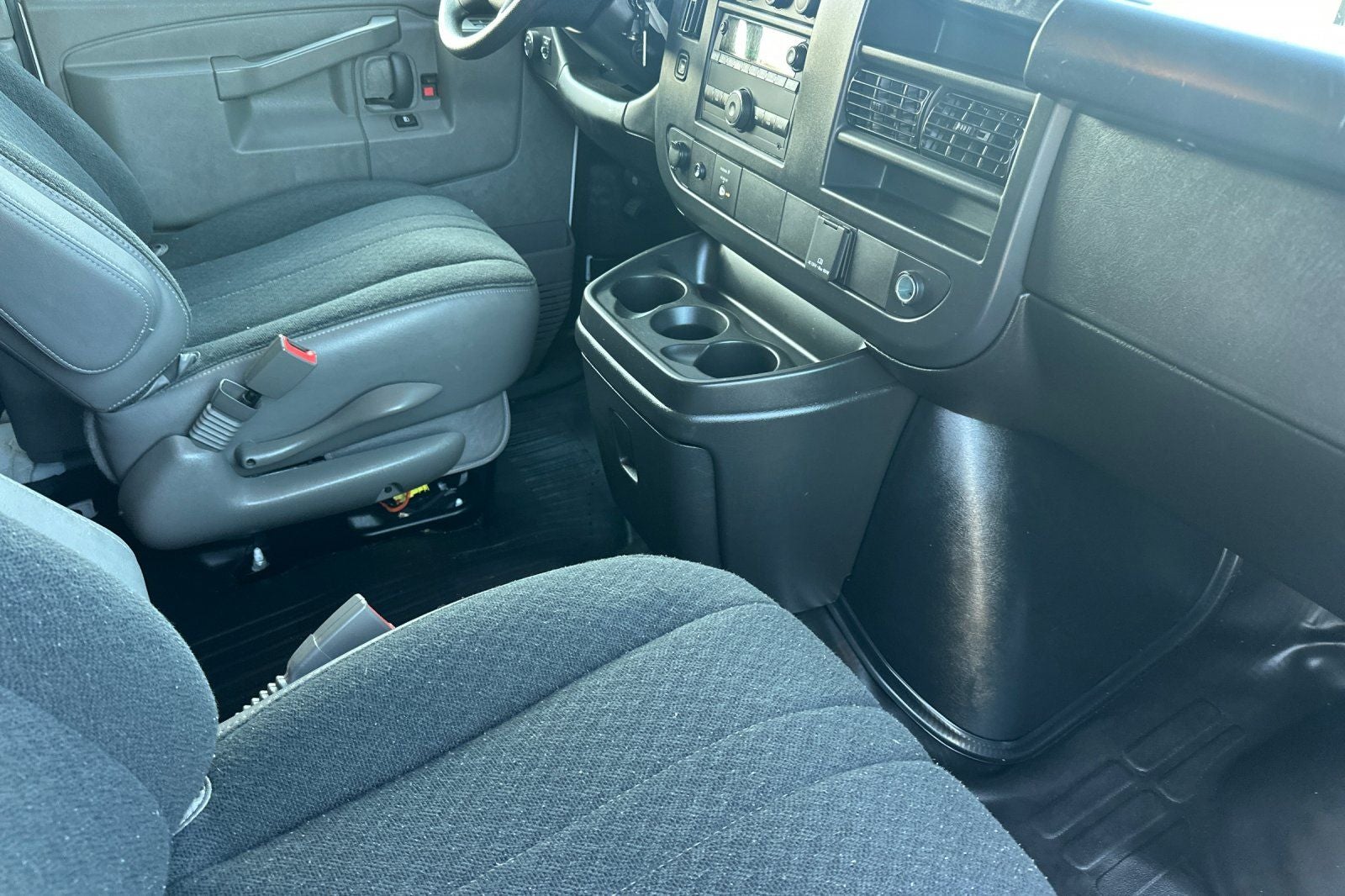 2025 Chevrolet Express 2500 Work Van Cargo