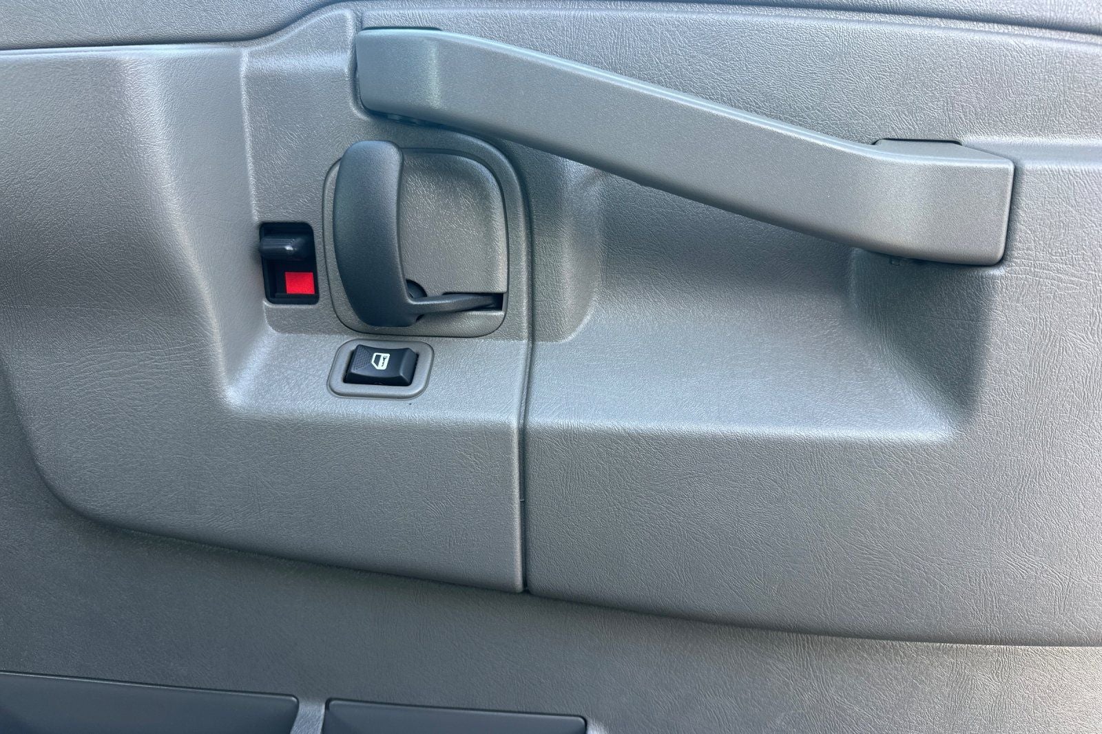 2025 Chevrolet Express 2500 Work Van Cargo