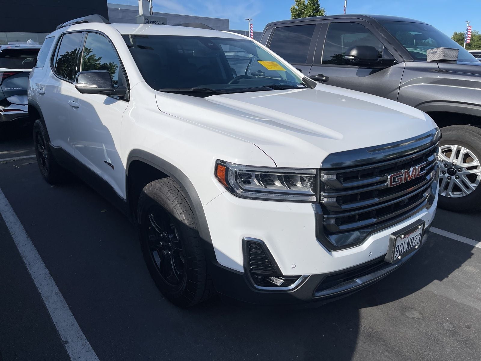 2023 GMC Acadia AT4