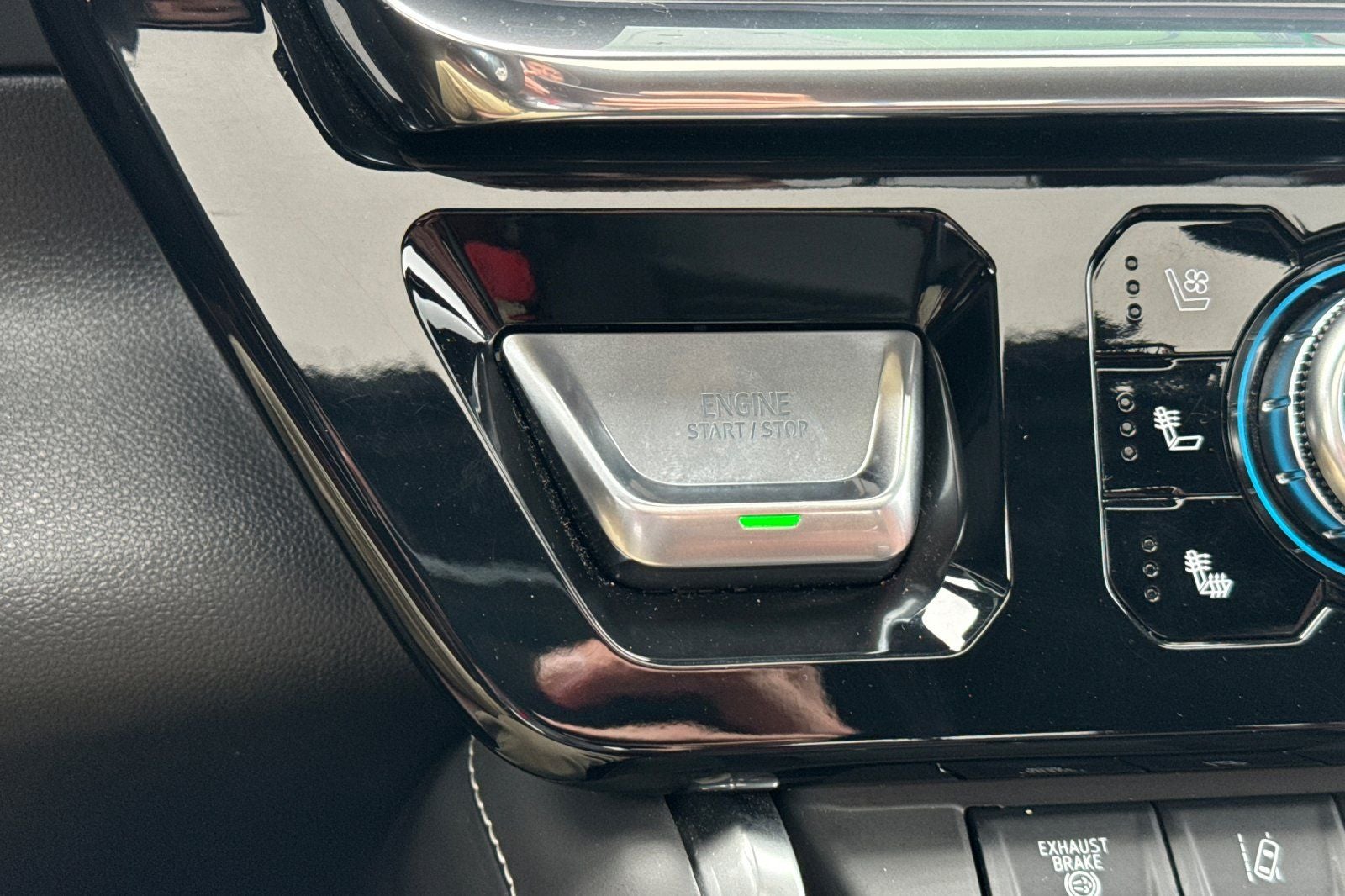 2025 GMC Sierra 2500HD Denali Ultimate