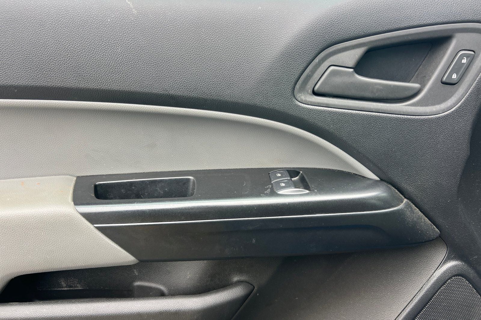 2022 GMC Canyon Elevation Standard