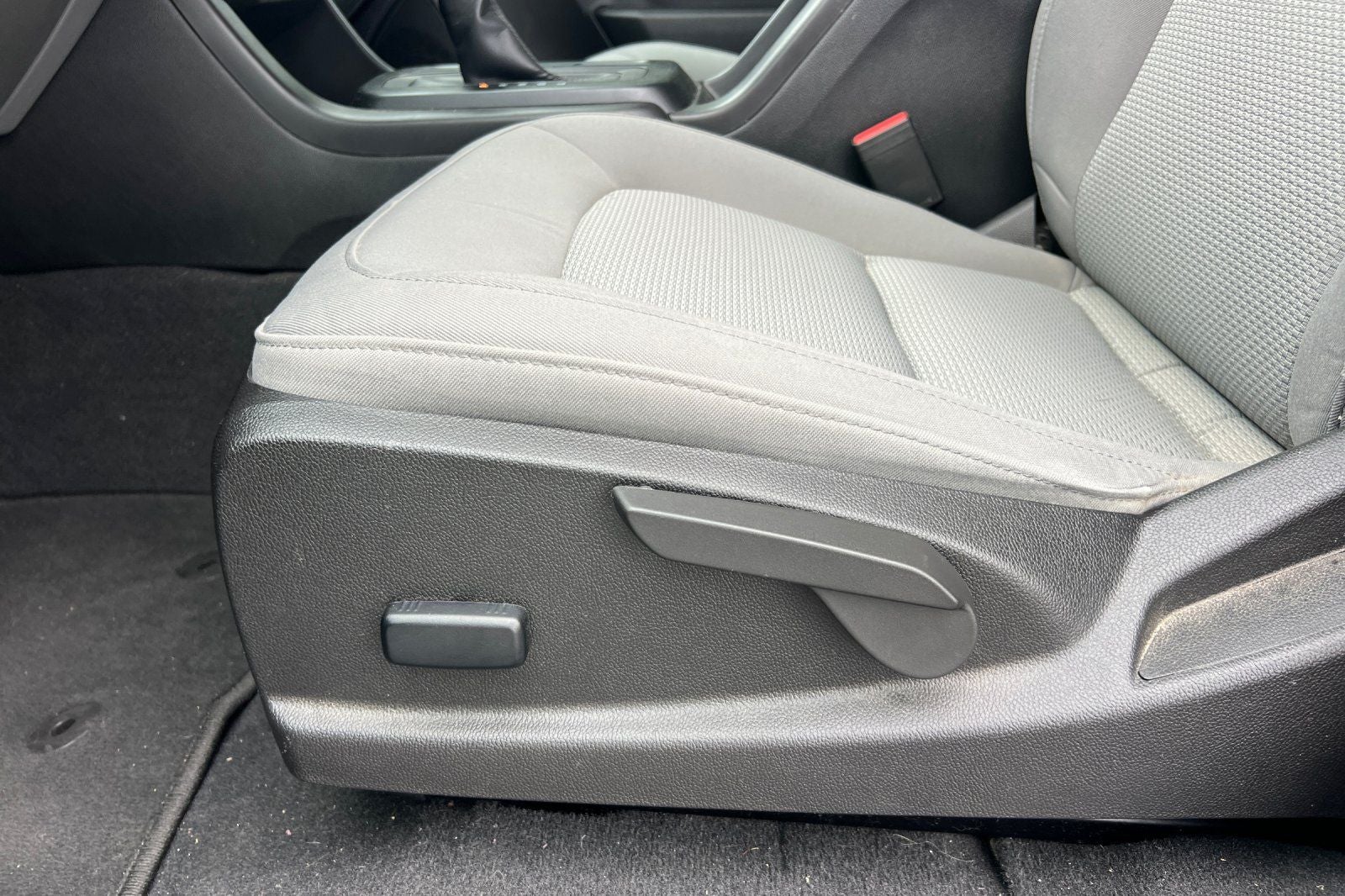 2022 GMC Canyon Elevation Standard