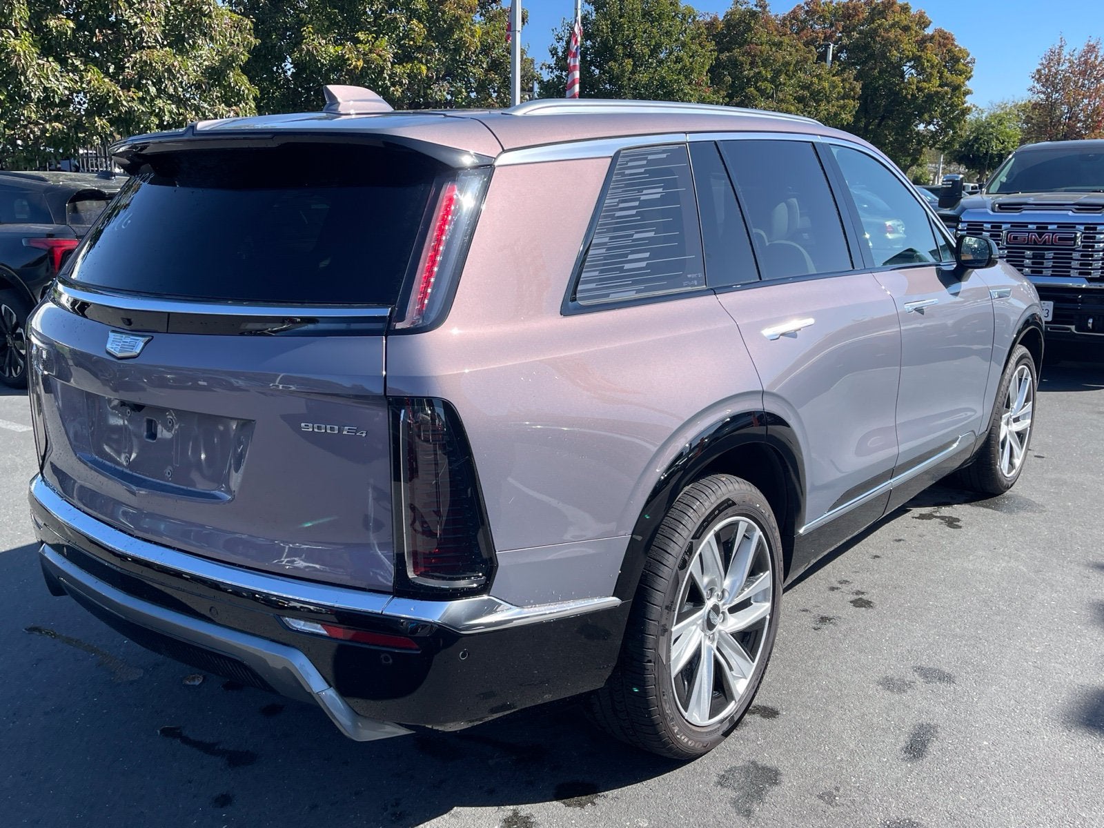 2026 Cadillac VISTIQ Luxury