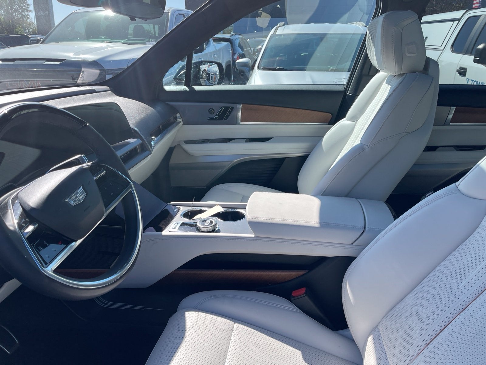 2026 Cadillac VISTIQ Luxury