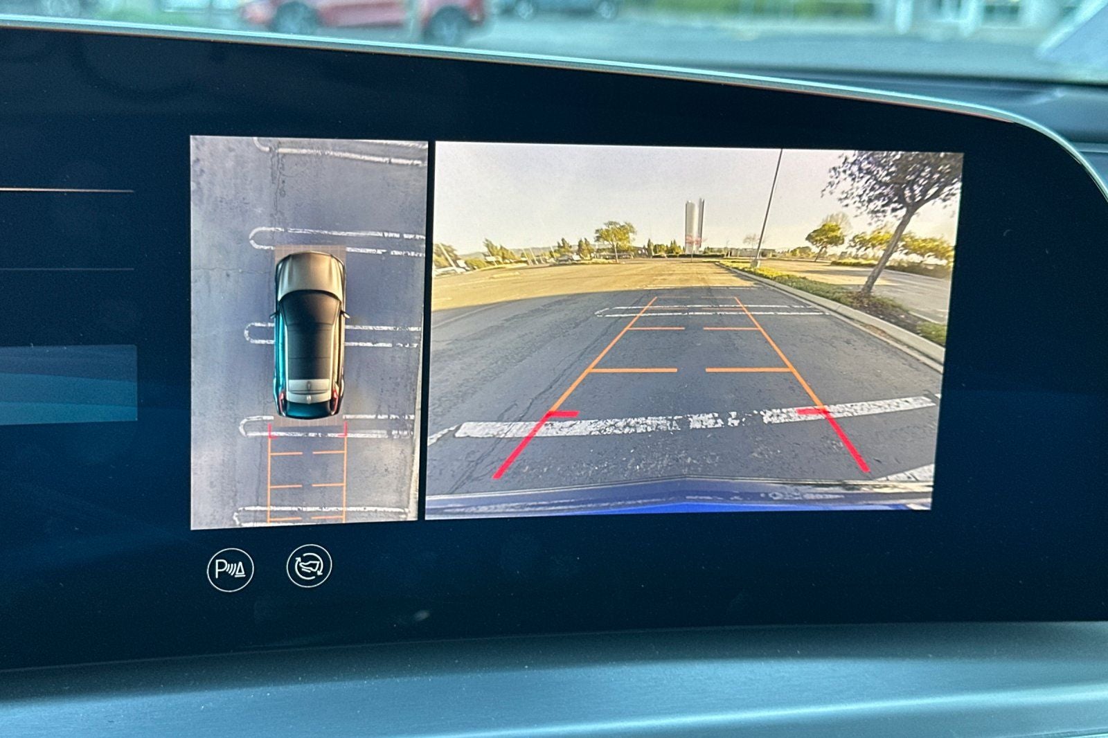 2025 Cadillac LYRIQ Sport