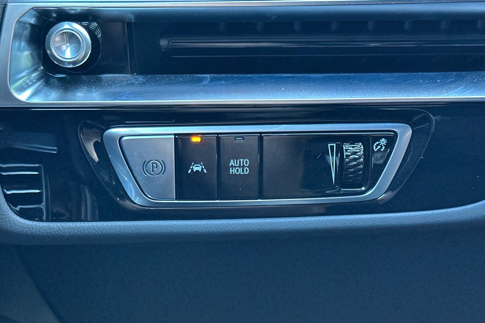 2025 Cadillac LYRIQ Sport