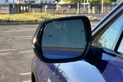 2025 Cadillac LYRIQ Sport