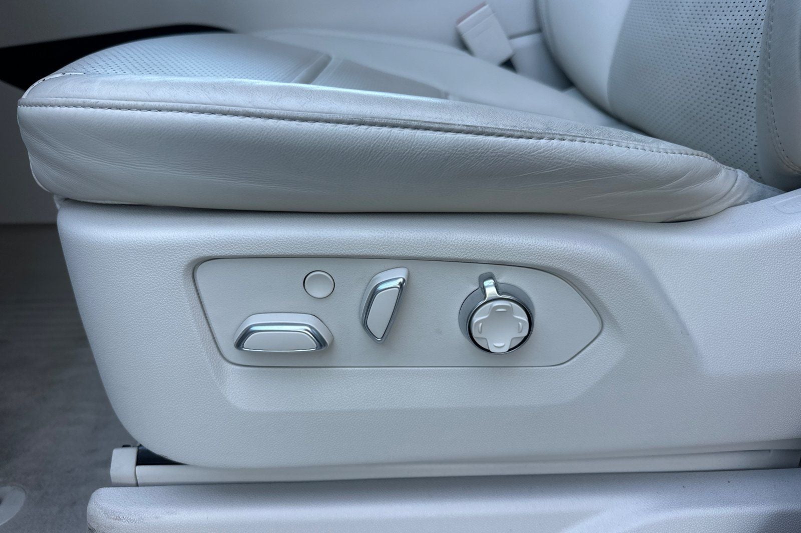 2025 Cadillac Escalade ESV Premium Luxury Platinum
