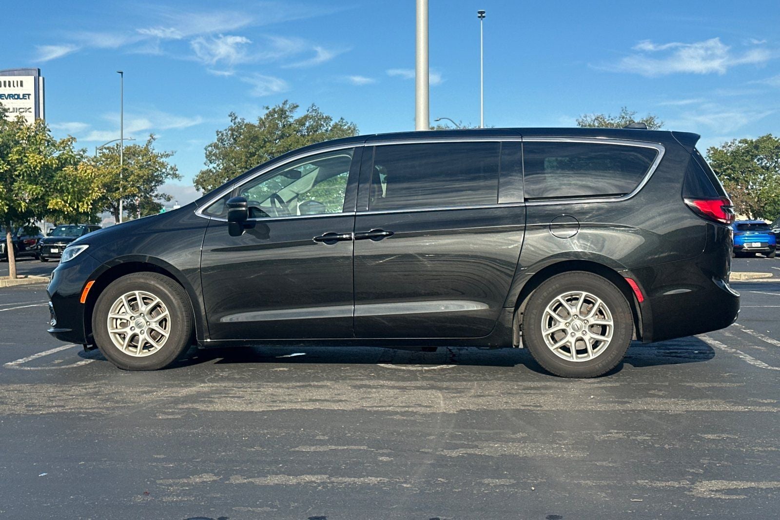 2023 Chrysler Pacifica Touring L