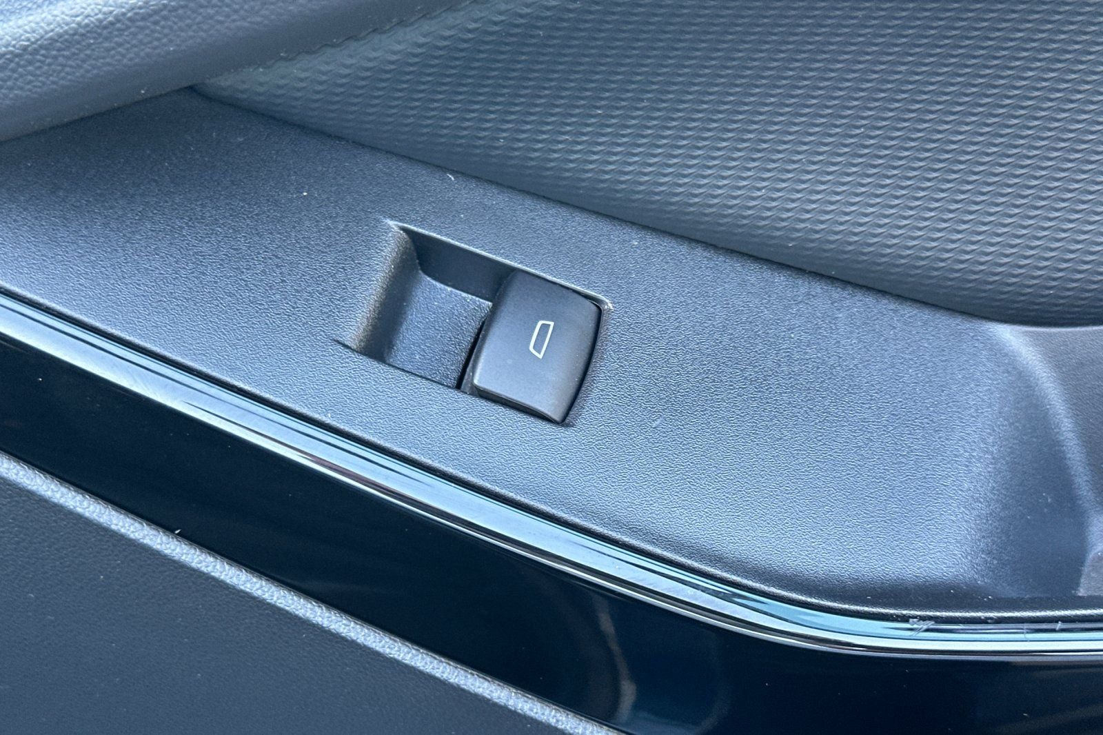 2025 Chevrolet Equinox LT - Photo 21
