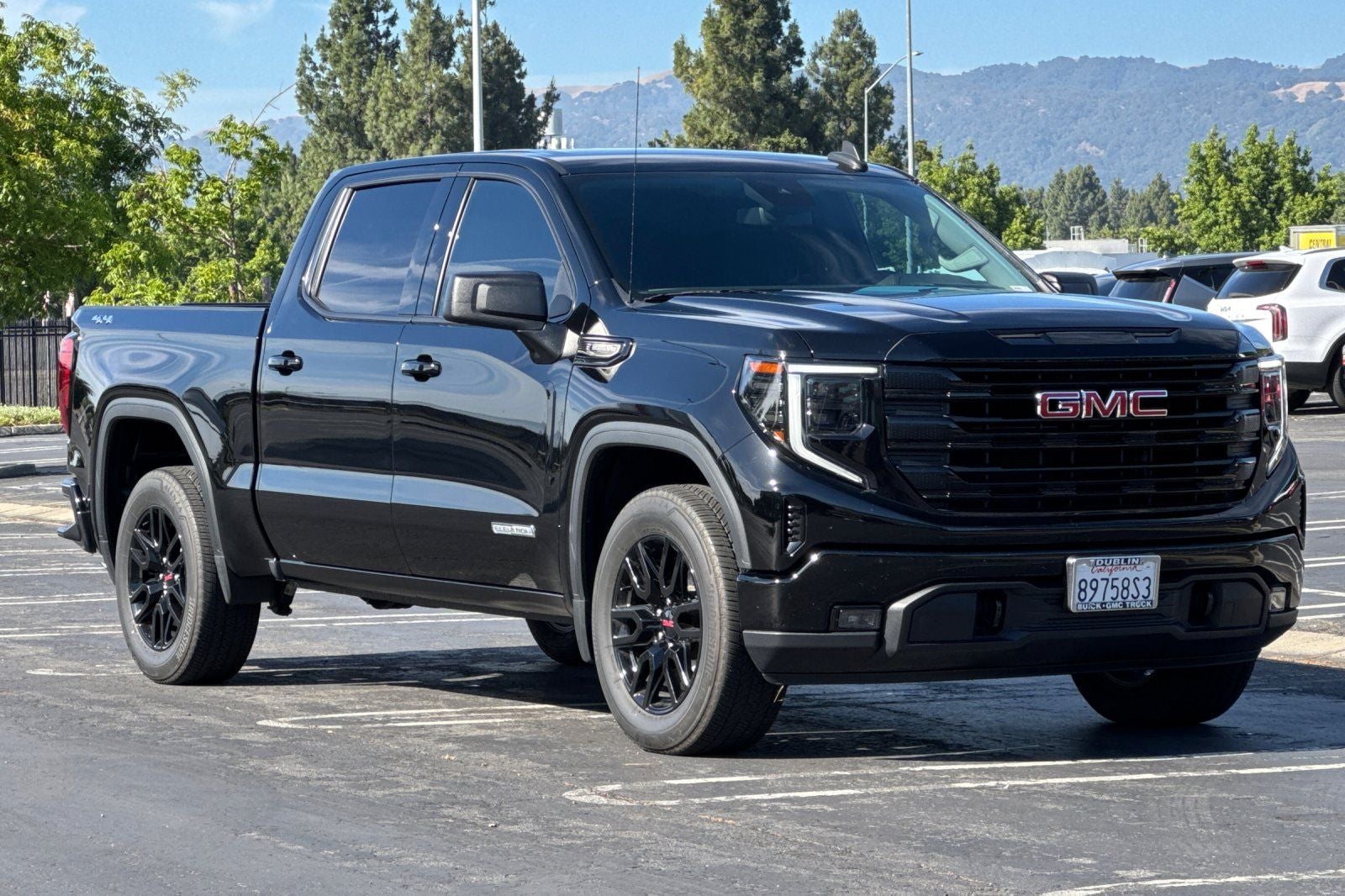 2023 GMC Sierra 1500 Elevation