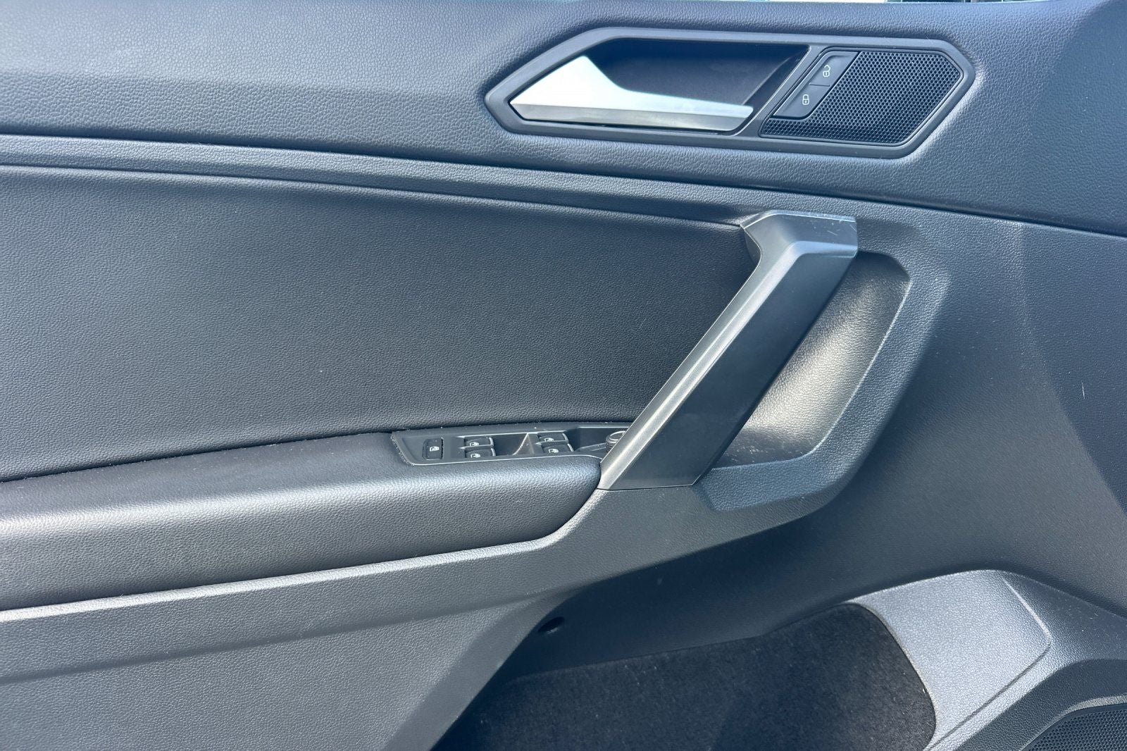 2021 Volkswagen Tiguan 2.0T SE R-Line Black