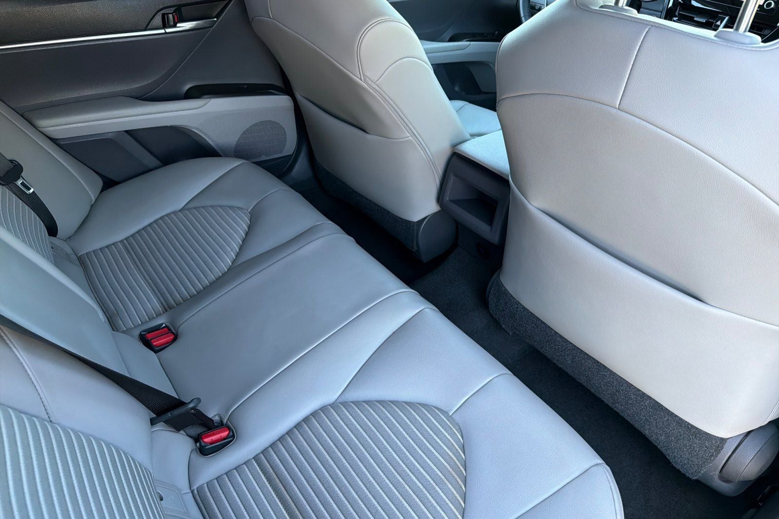 2021 Toyota Camry Hybrid SE