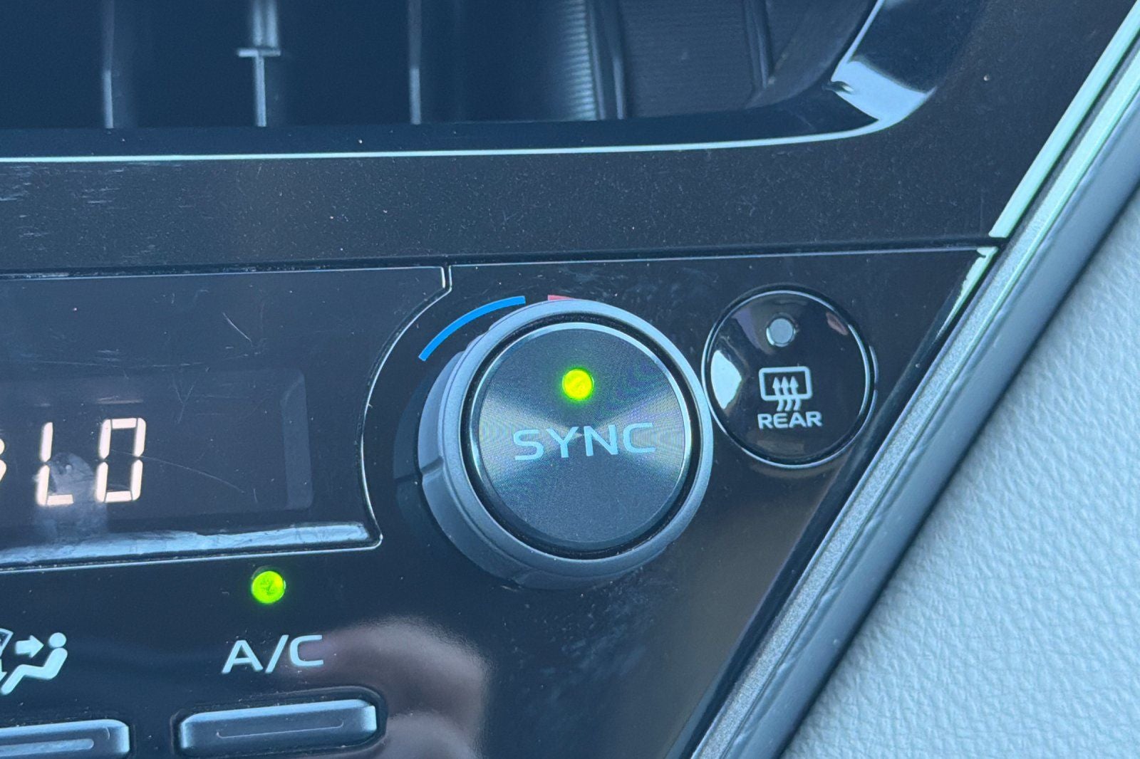 2021 Toyota Camry Hybrid SE