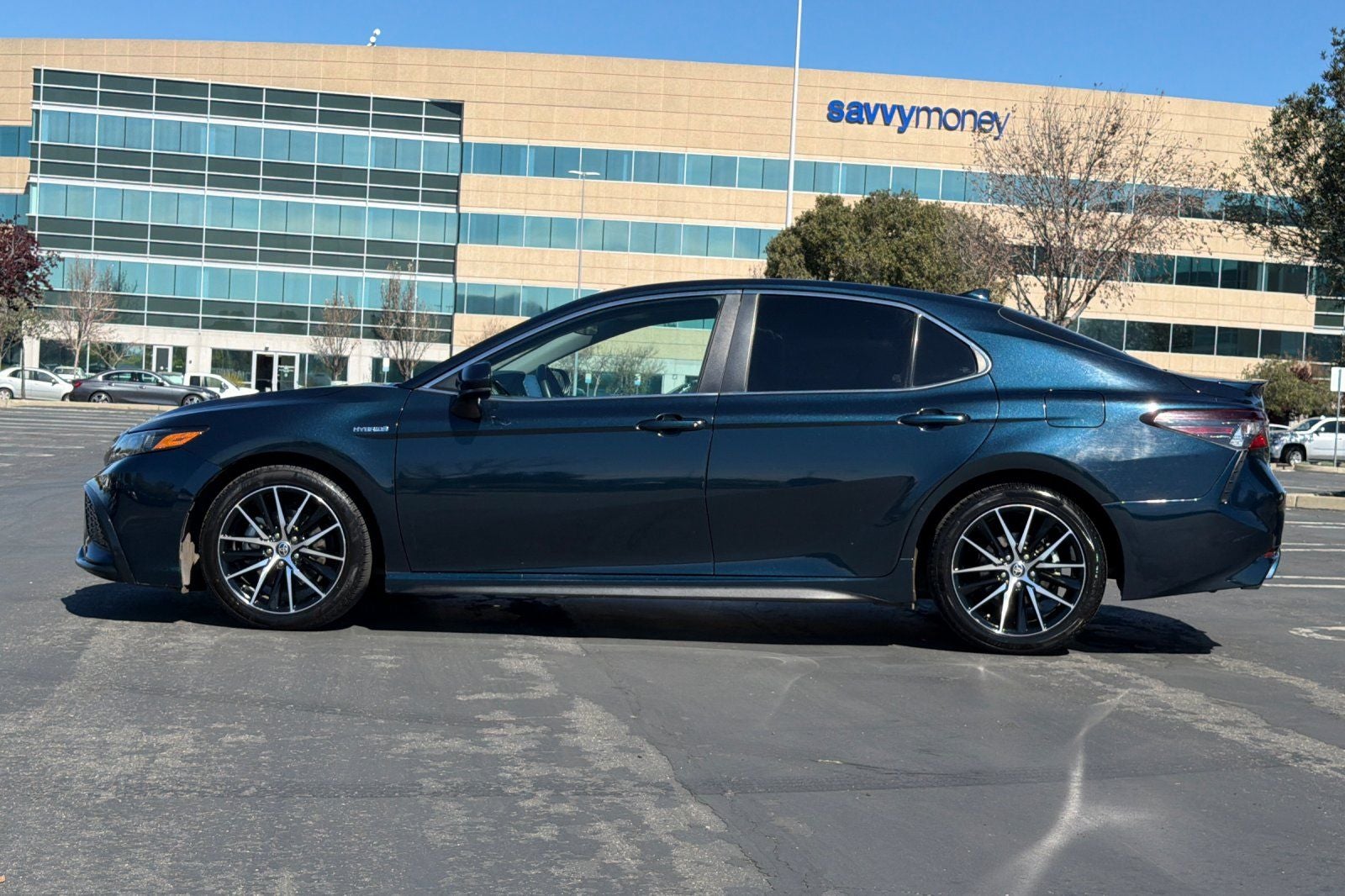 2021 Toyota Camry Hybrid SE