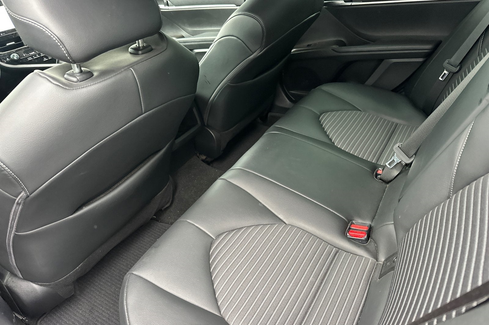 2022 Toyota Camry Hybrid SE