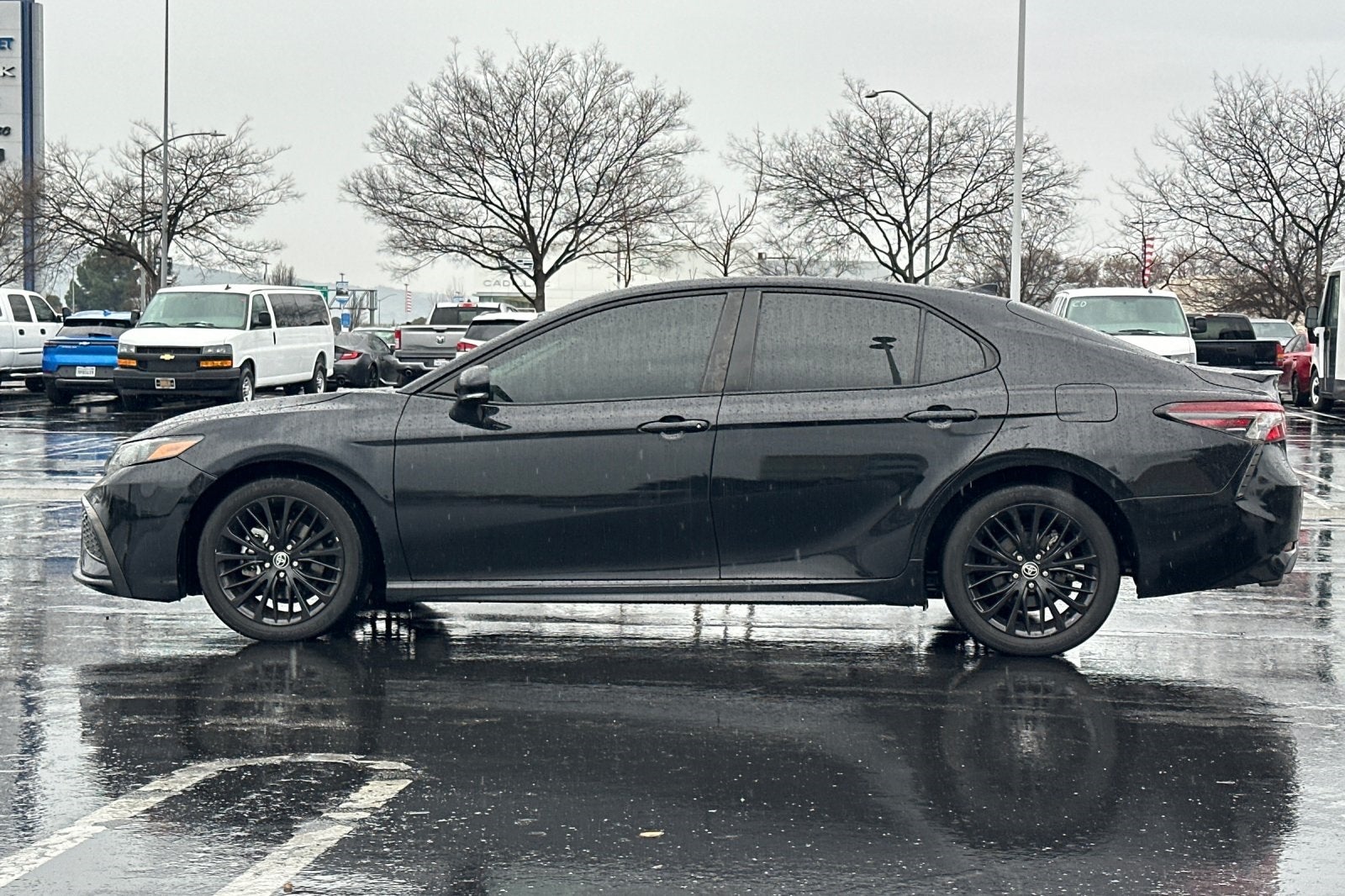 2022 Toyota Camry Hybrid SE