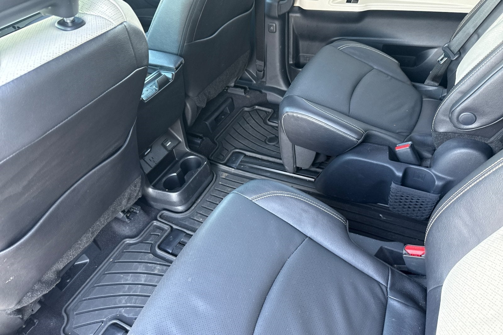 2025 Toyota Sienna Limited 7 Passenger