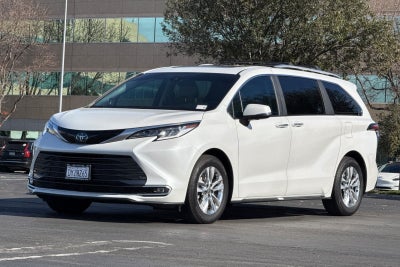 2025 Toyota Sienna Limited 7 Passenger