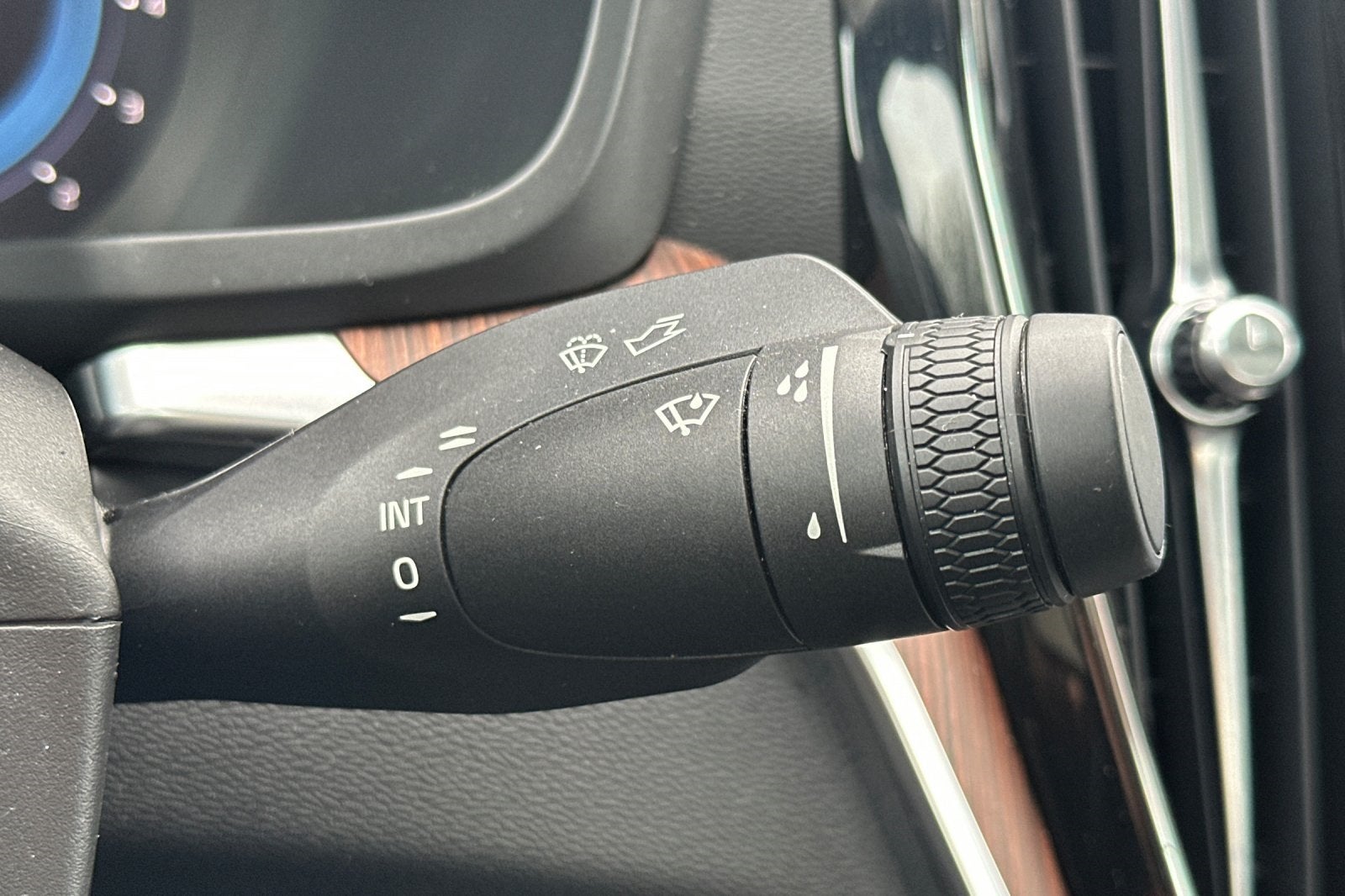 2024 Volvo S60 B5 Plus Dark Theme