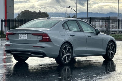 2024 Volvo S60 B5 Plus Dark Theme