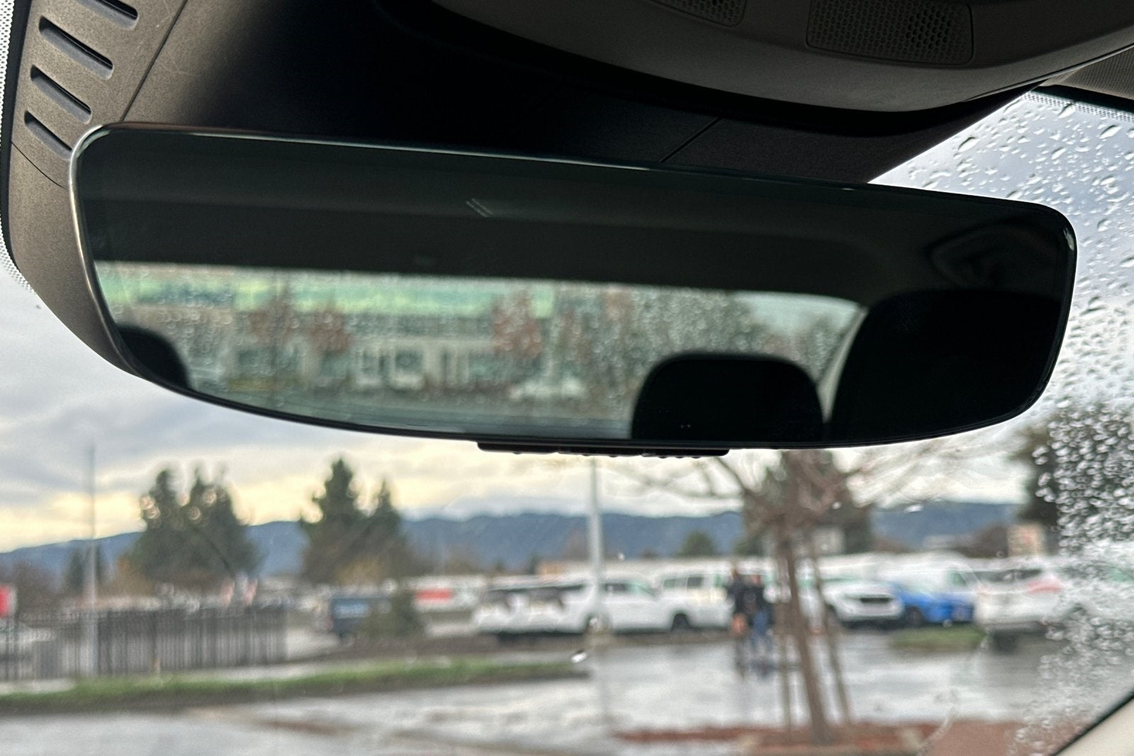 2024 Volvo S60 B5 Plus Dark Theme