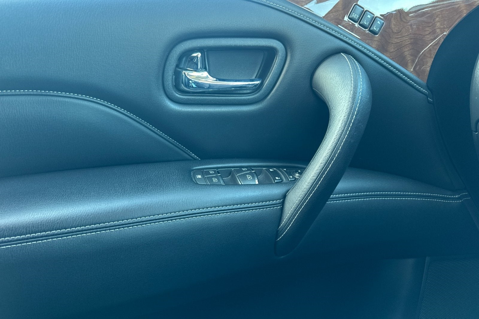 2018 INFINITI QX80 Base