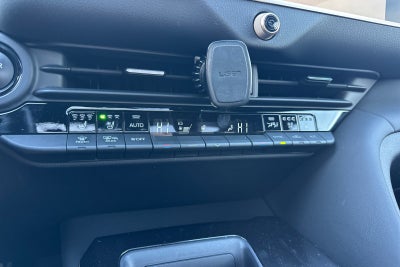 2025 Toyota Crown Signia Limited