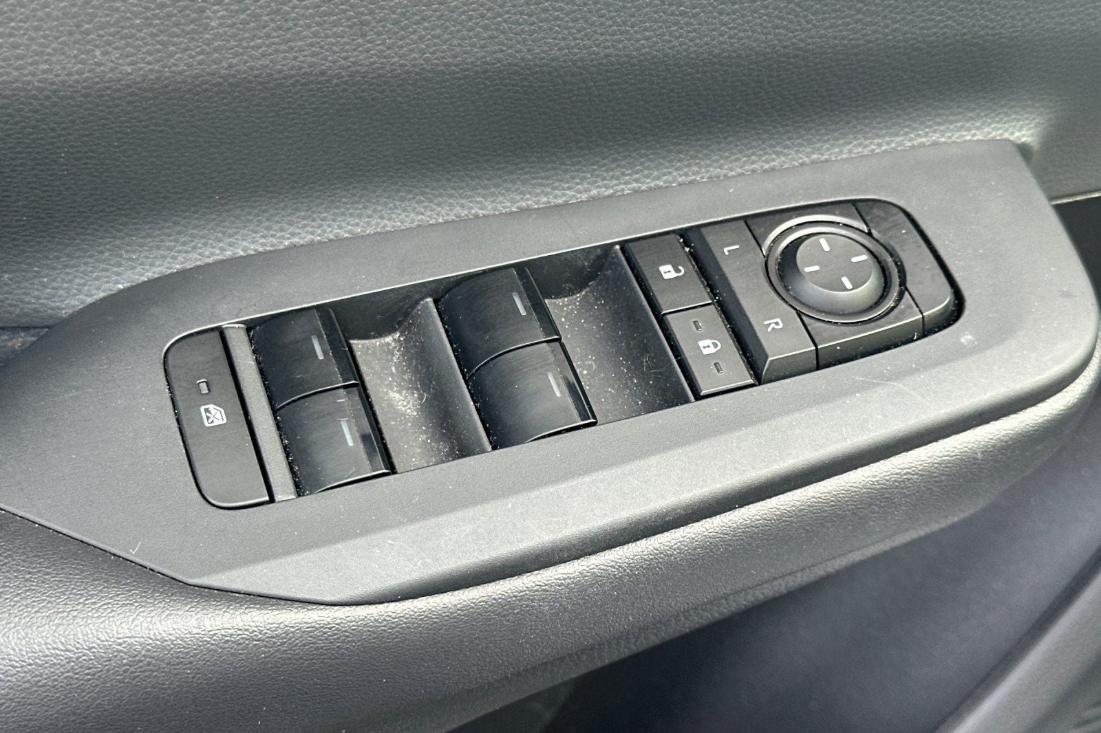 2023 Toyota Prius LE