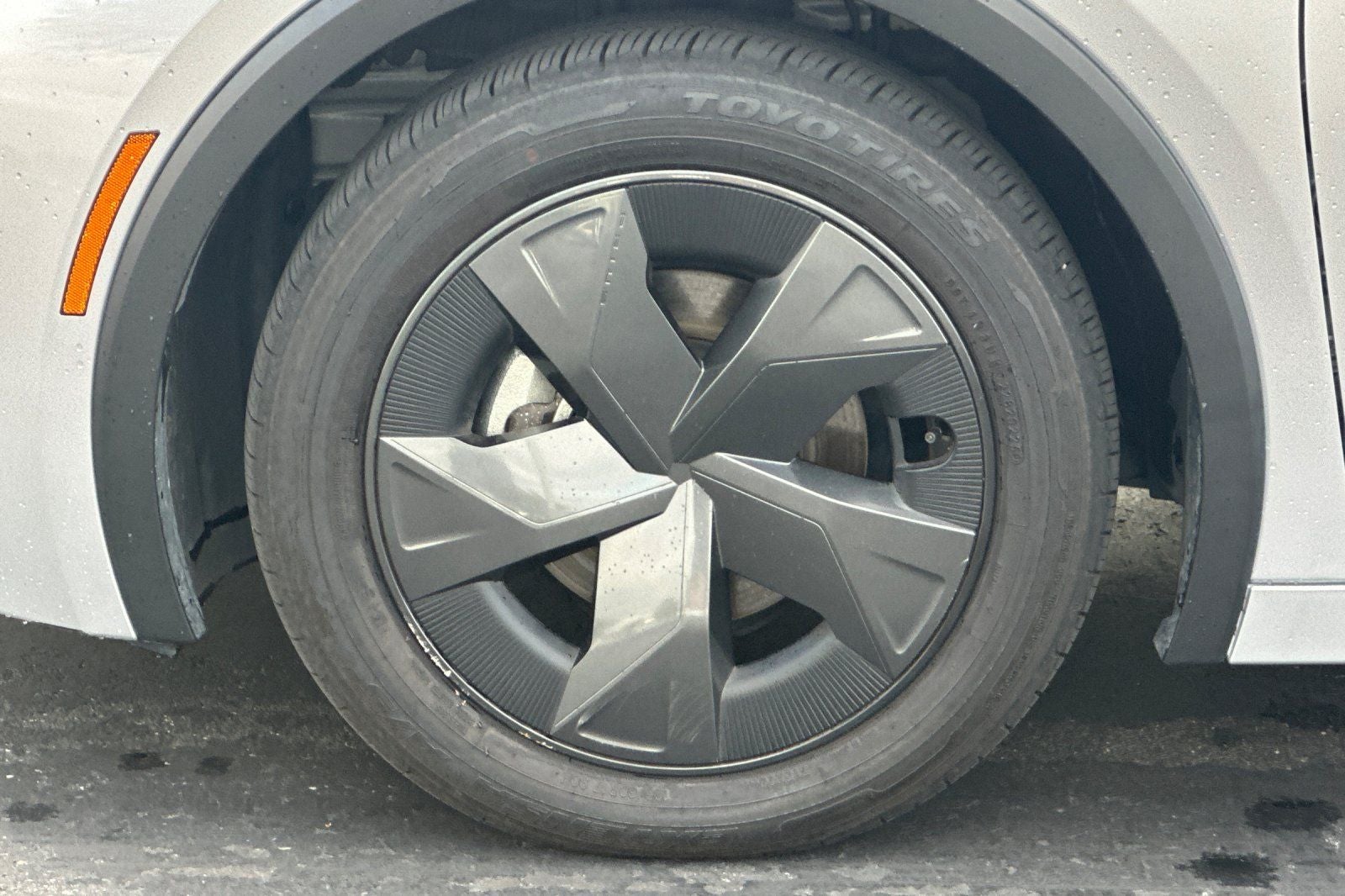 2023 Toyota Prius LE