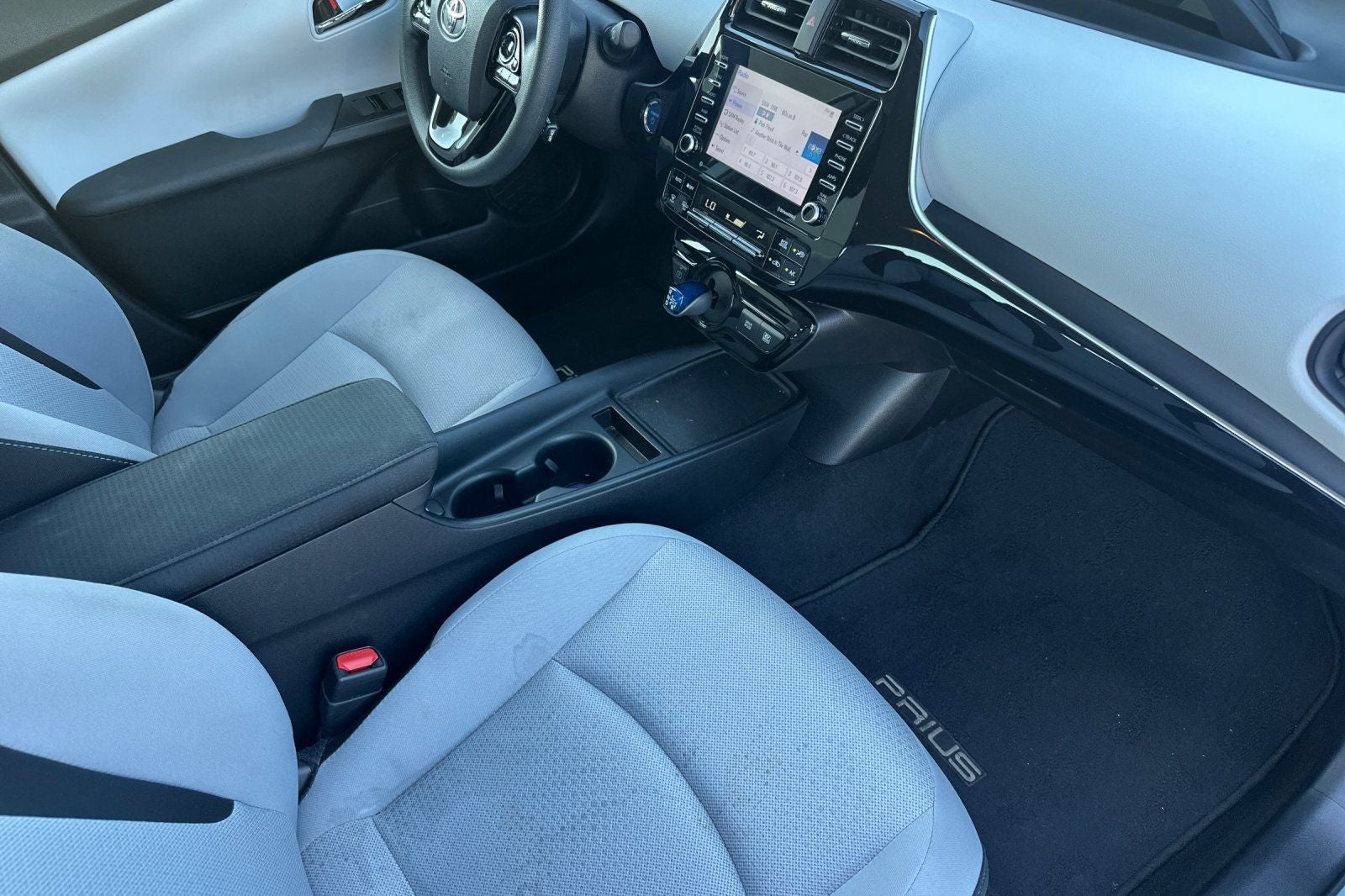 2021 Toyota Prius LE