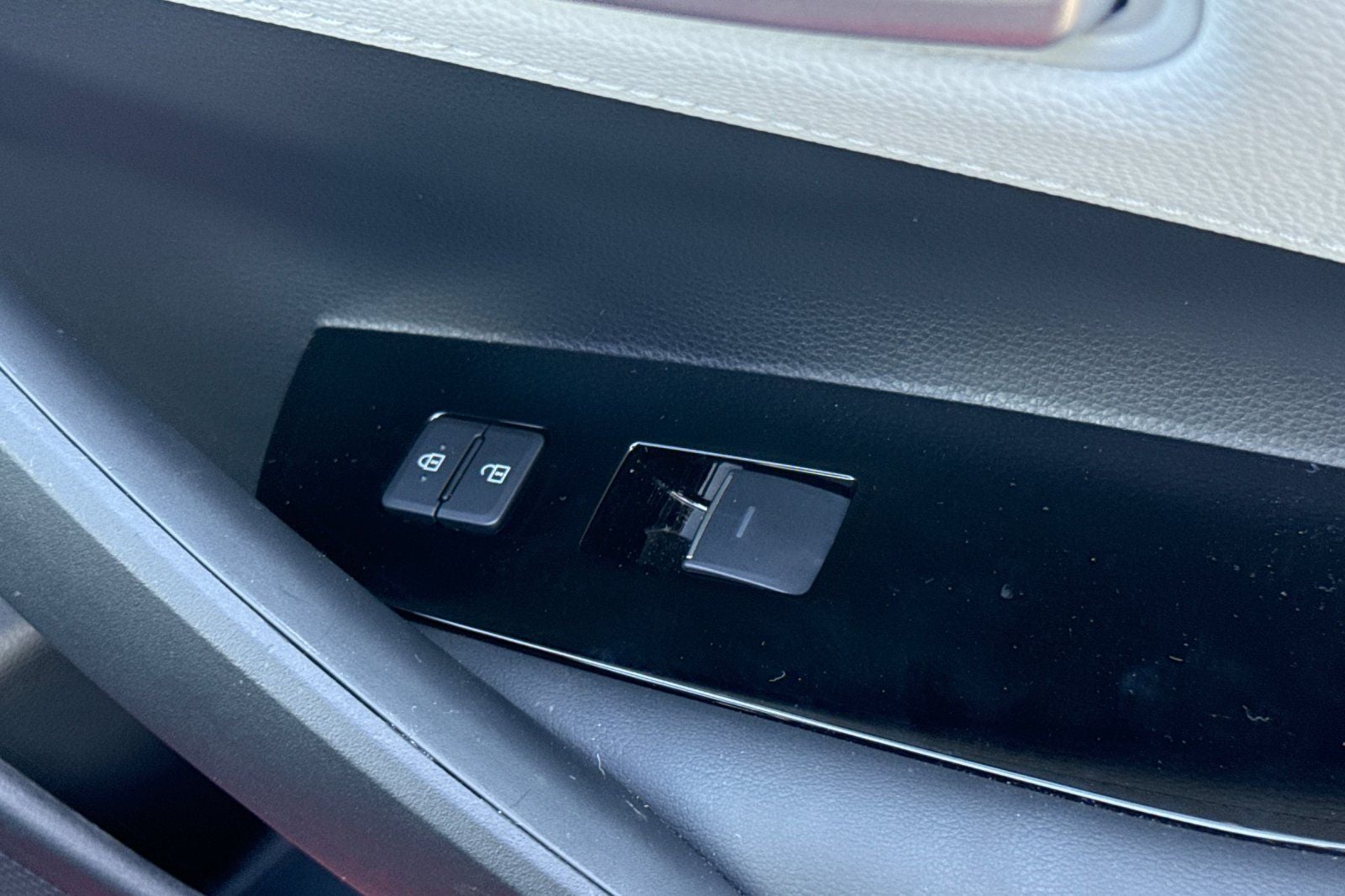 2025 Toyota Corolla Hatchback SE