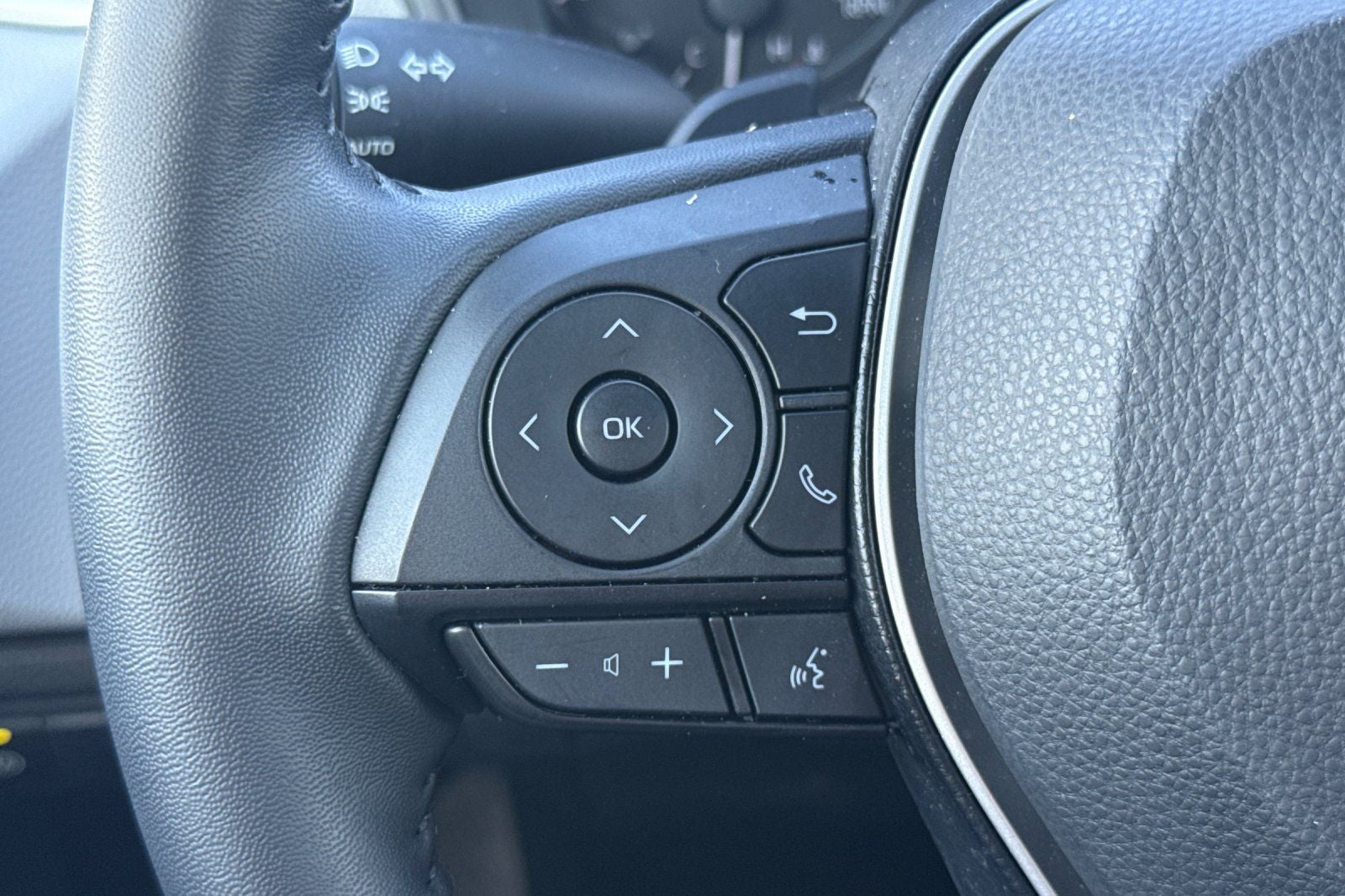 2025 Toyota Corolla Hatchback SE