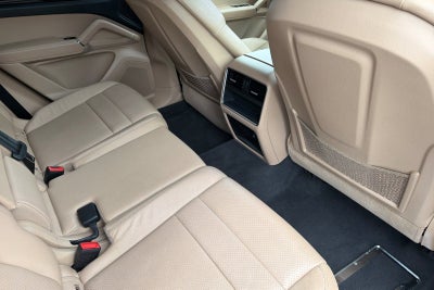 2023 Porsche Cayenne Base