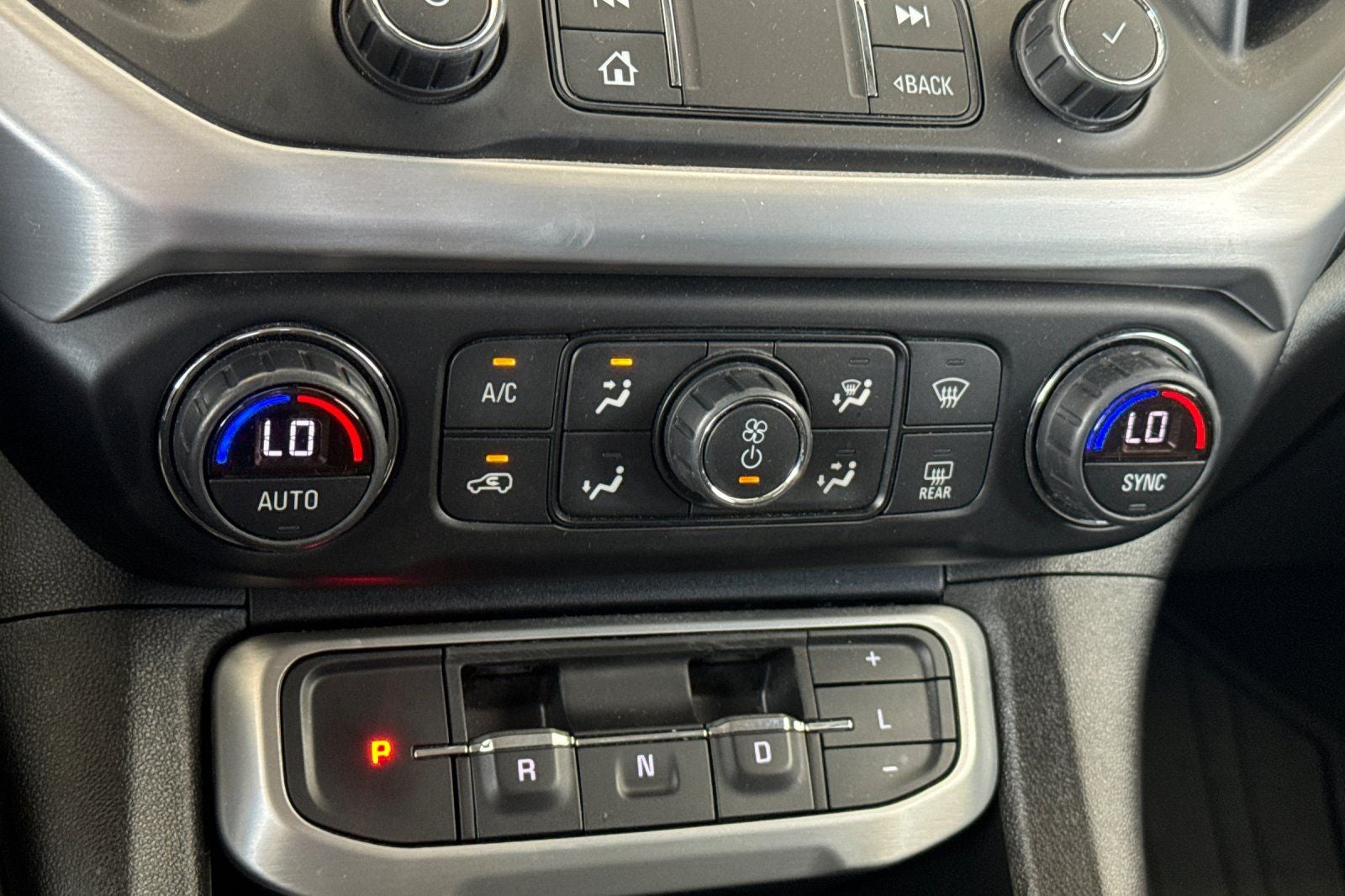 2020 GMC Acadia SLE