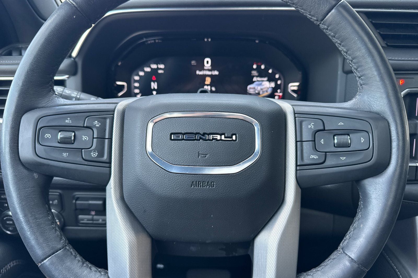 2023 GMC Yukon XL Denali
