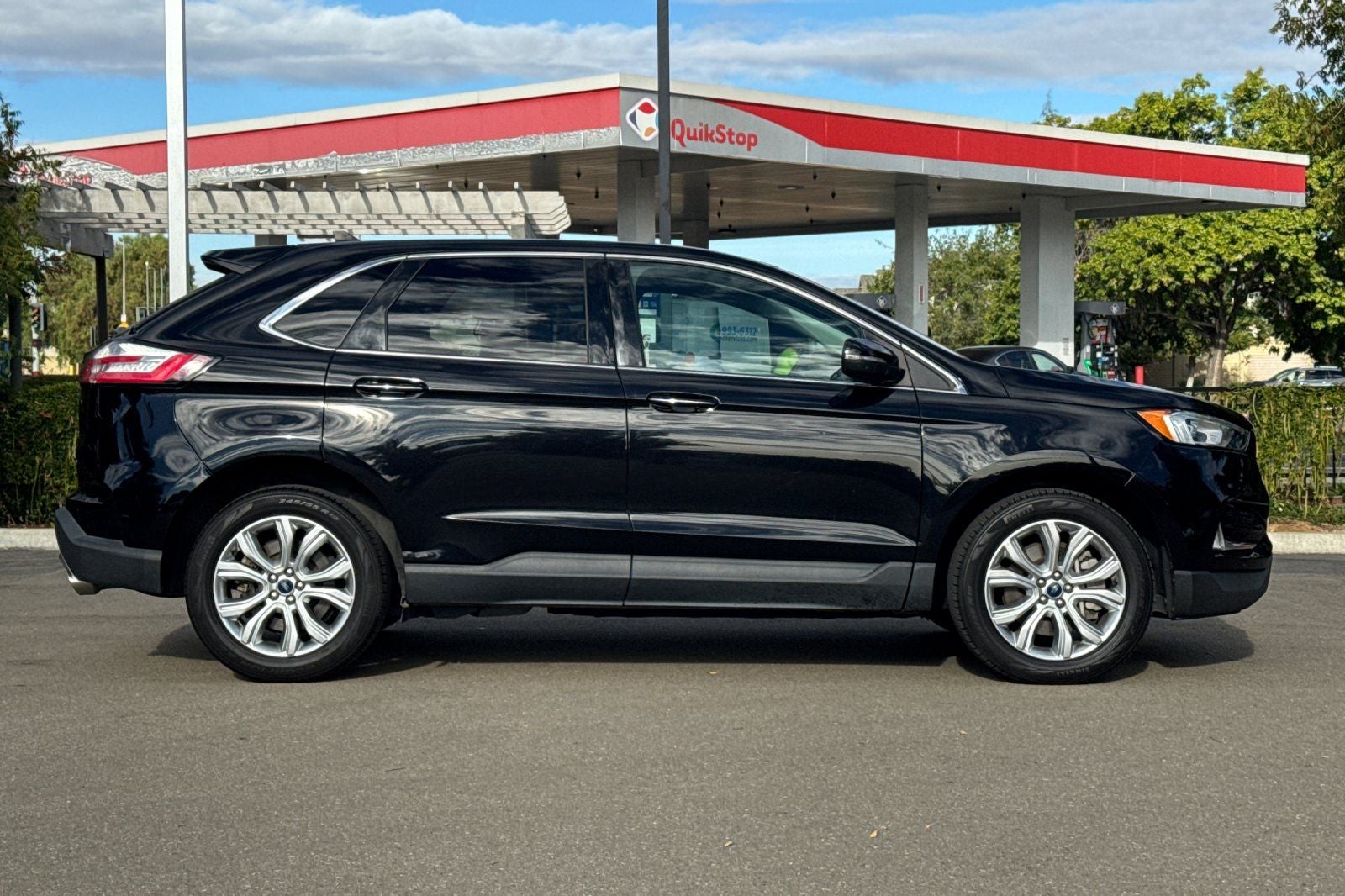 2022 Ford Edge Titanium