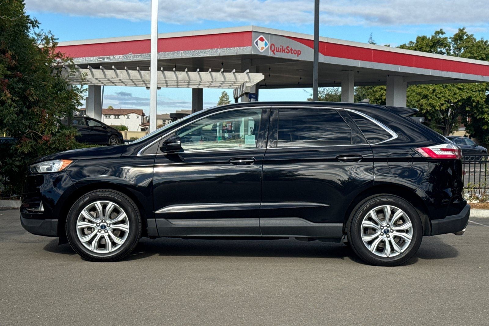 2022 Ford Edge Titanium