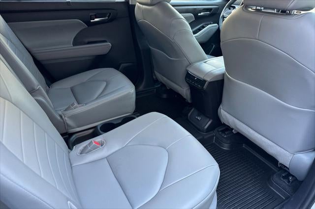 2026 Toyota Highlander Hybrid XLE