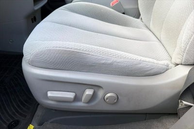 2014 Toyota Sienna LE 8 Passenger