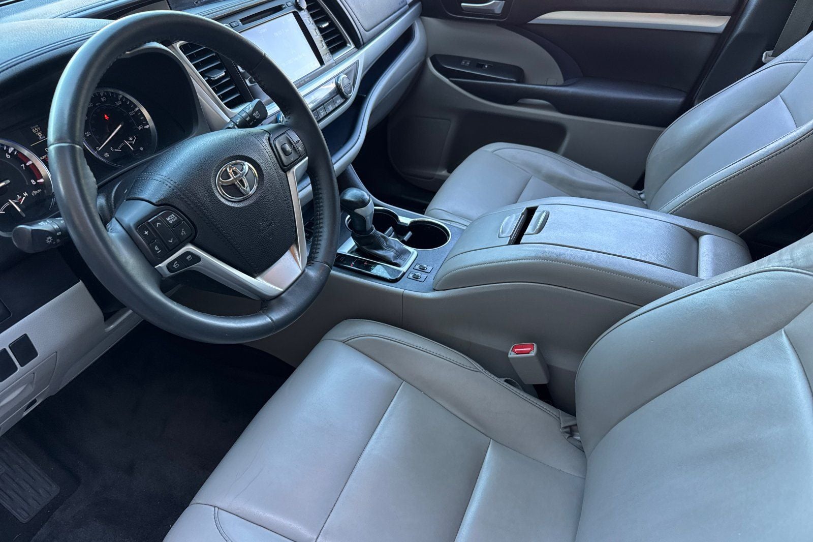 2016 Toyota Highlander XLE V6