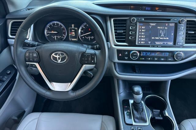 2016 Toyota Highlander XLE V6