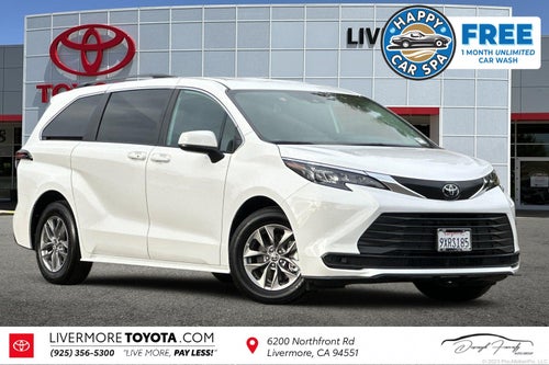 2026 Toyota Sienna LE 8 Passenger