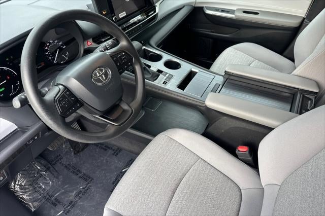 2026 Toyota Sienna LE 8 Passenger