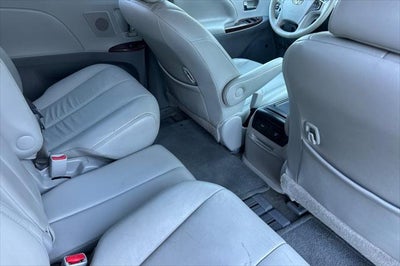 2013 Toyota Sienna XLE 8 Passenger