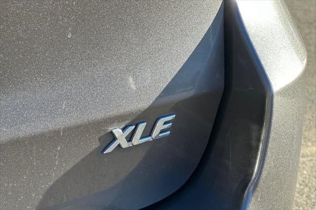 2013 Toyota Sienna XLE 8 Passenger