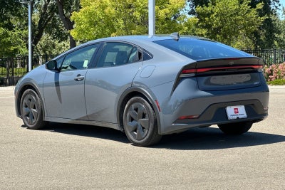 2025 Toyota Prius LE