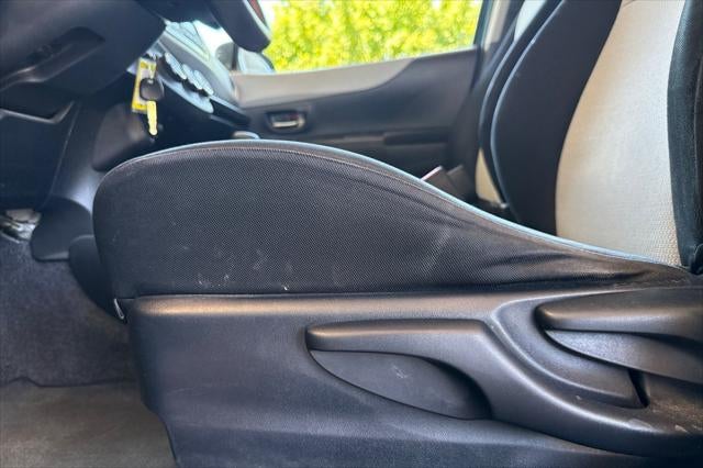 2012 Toyota Yaris LE